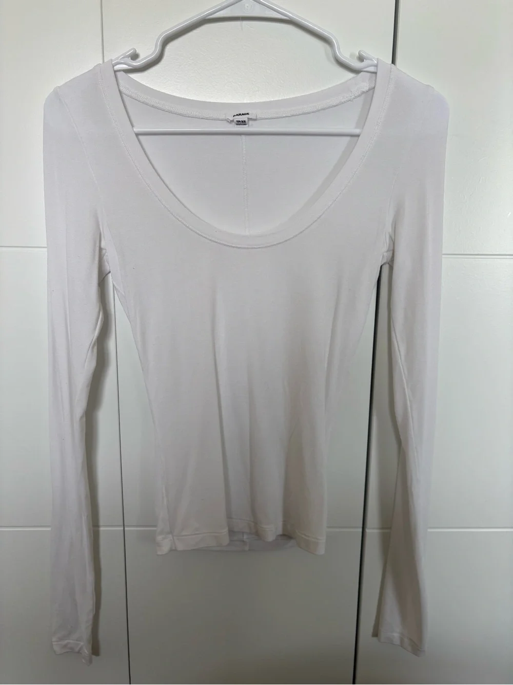Garage smooth long sleeve scoop neck top bundle - Picture 2 of 8